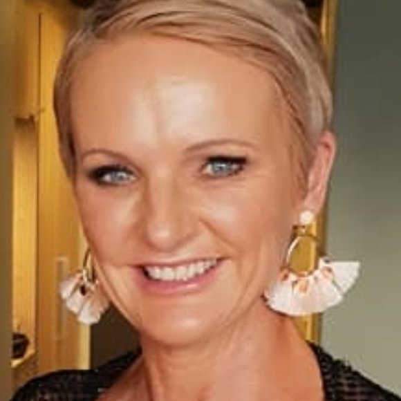 Meet your Posher - Picture 1 of 2